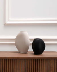 Bay 2 - Vase